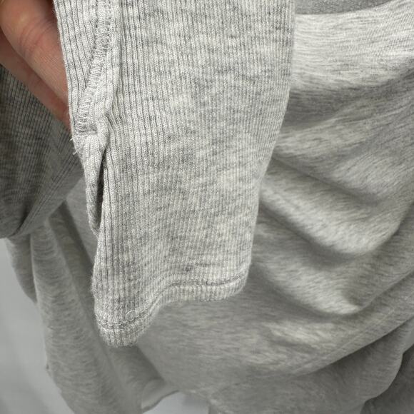 ATHLETA Purana Wrap Sweatshirt in Grey Heather 486073 // XS - Picture 7 of 10